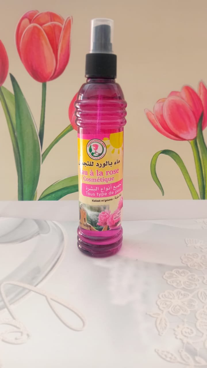 Eau à la rose cosmétique